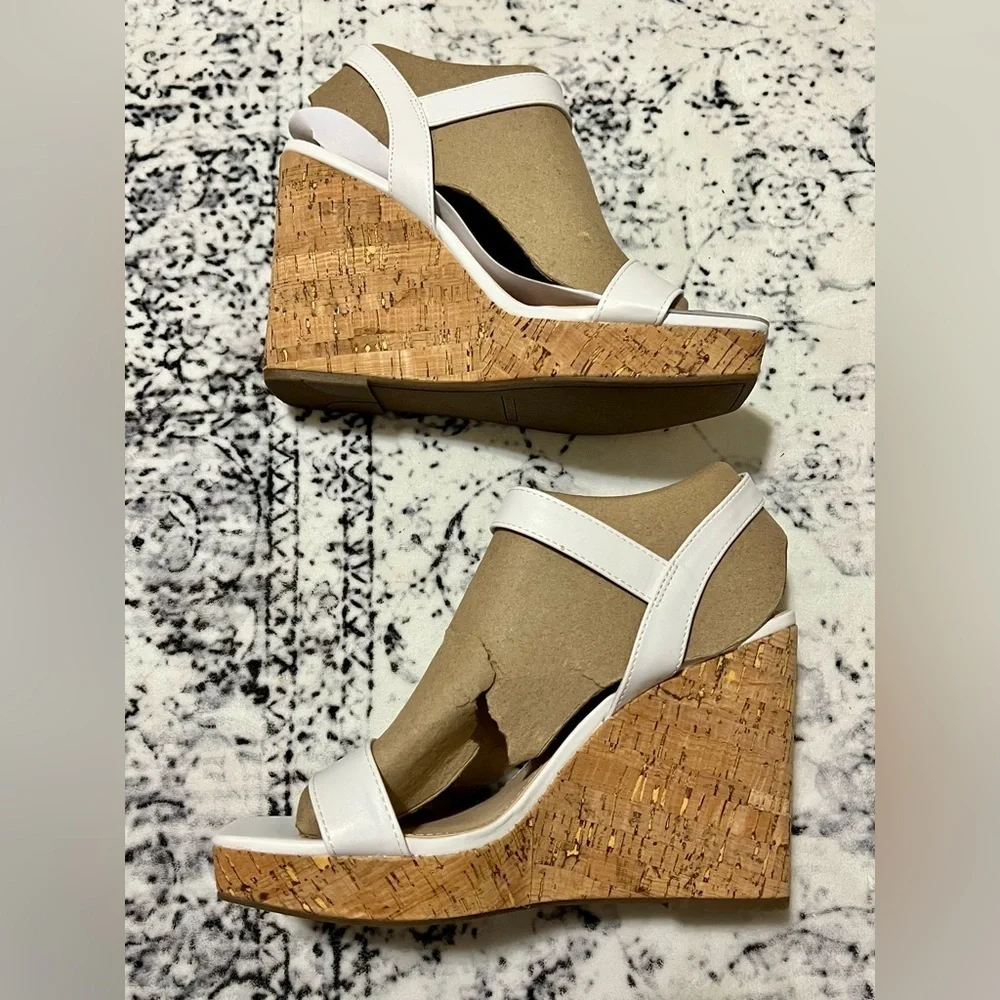 NEW Marc Fisher LUKEY Wedge - White 9.5